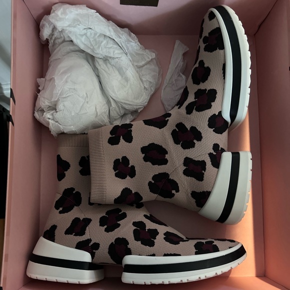 Stuart Weitsman Sock Boots !!New in Box!! Open to offers!! - Picture 2 of 2